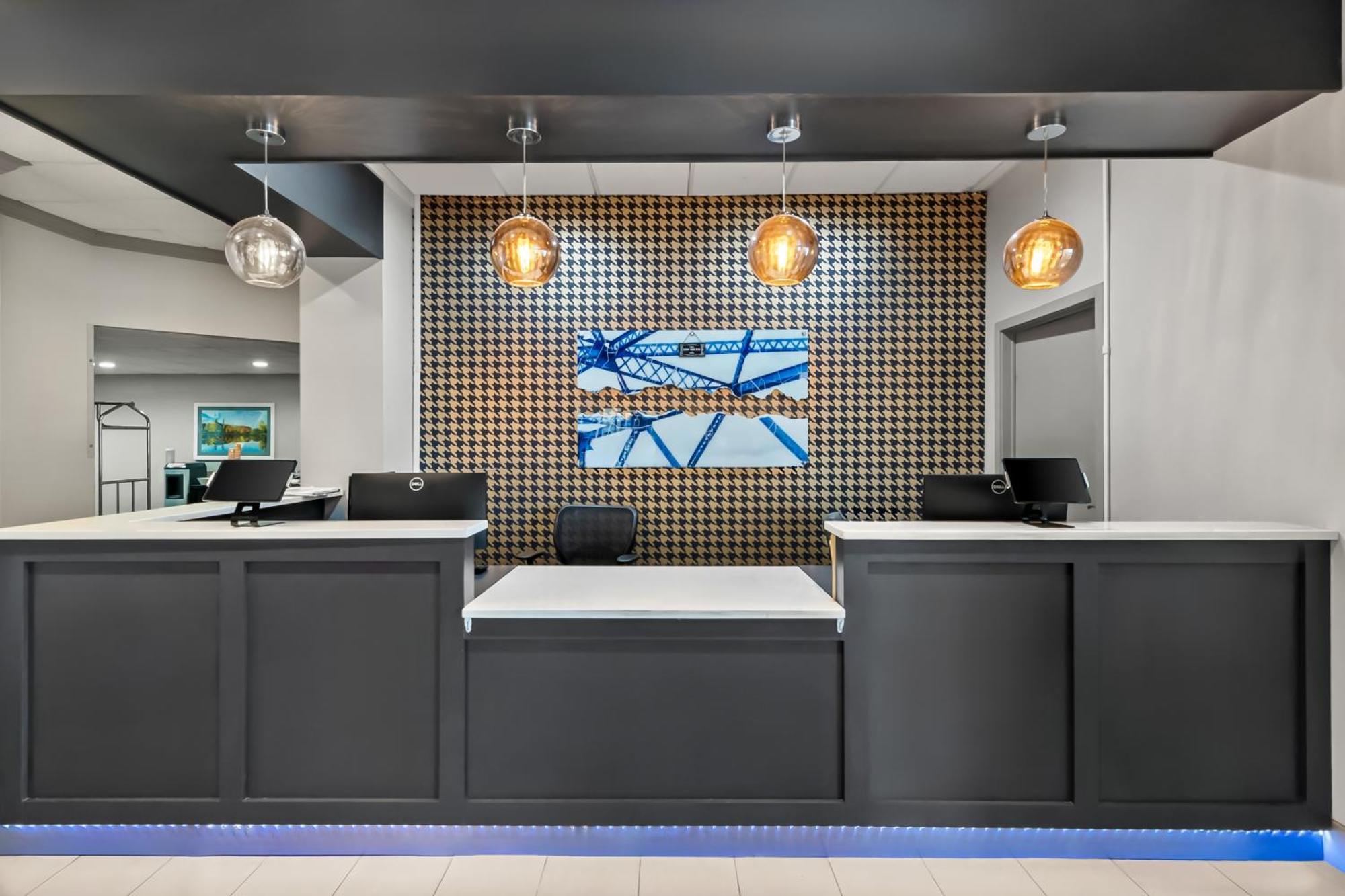 Clarion Inn North Haven Екстер'єр фото