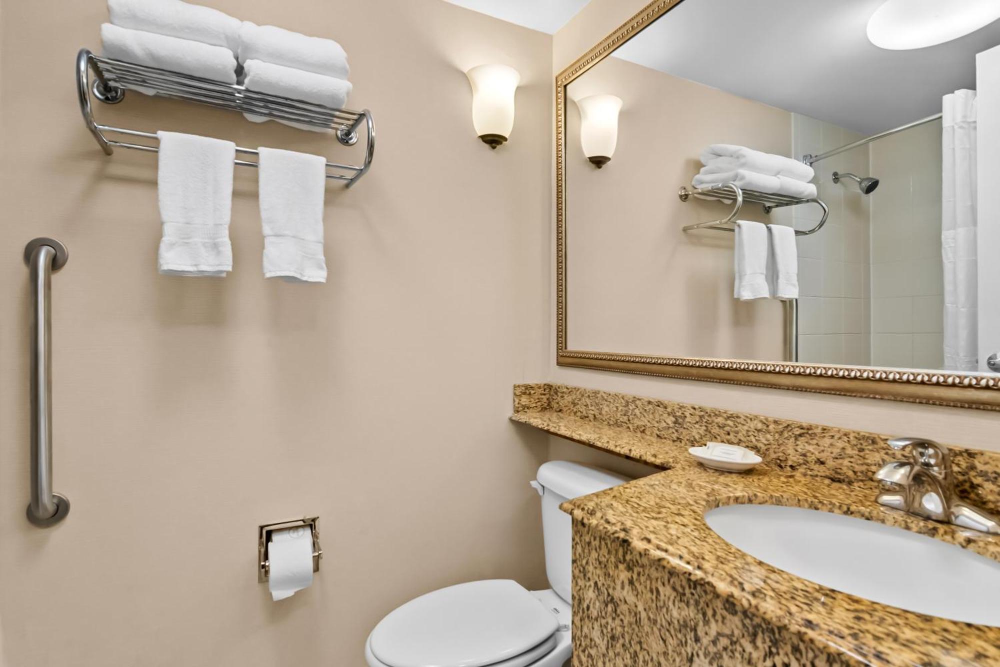 Clarion Inn North Haven Екстер'єр фото